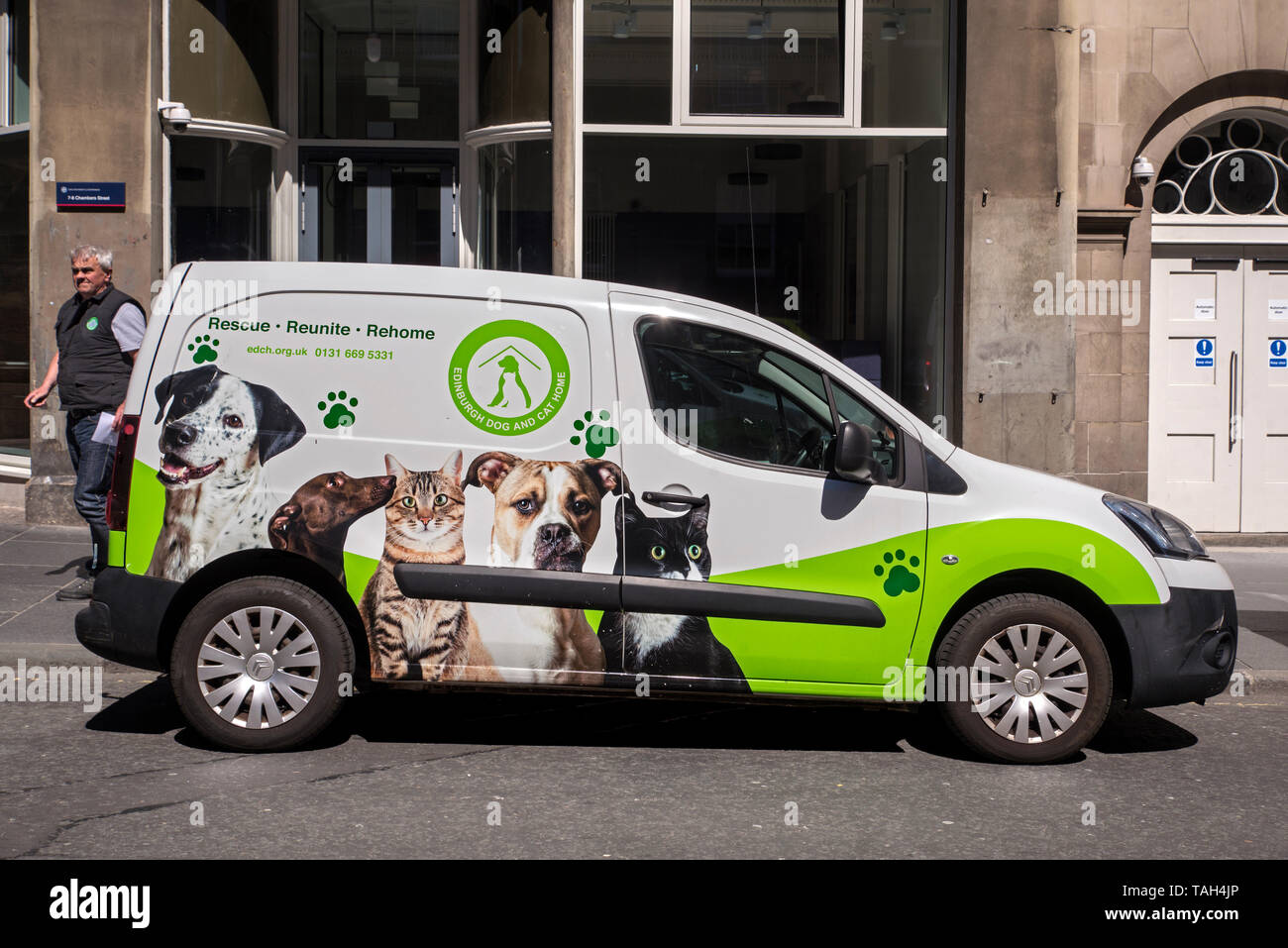Van dall'Edinburgh di cane e di gatto Home carità parcheggiato su una strada di Edimburgo. Foto Stock