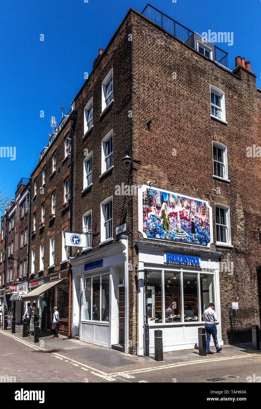 Un angolo decorato su Neal Street, Covent Garden, Londra, WC2, Inghilterra, Regno Unito. Foto Stock