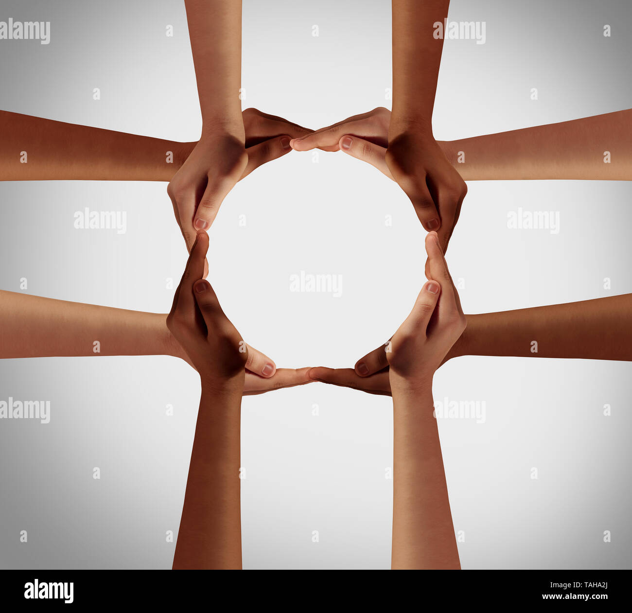 Cerchio a mano e un gruppo di mani formando una croce come gruppo simbolo di diversità e multirazziale stare insieme come comunità etnica di unire insieme. Foto Stock