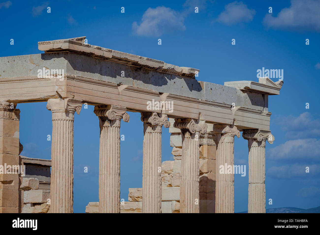 Dettaglio dell'Eretteo colonne del tempio dedicato alla dea Atena Poliade, Atene, Grecia Foto Stock