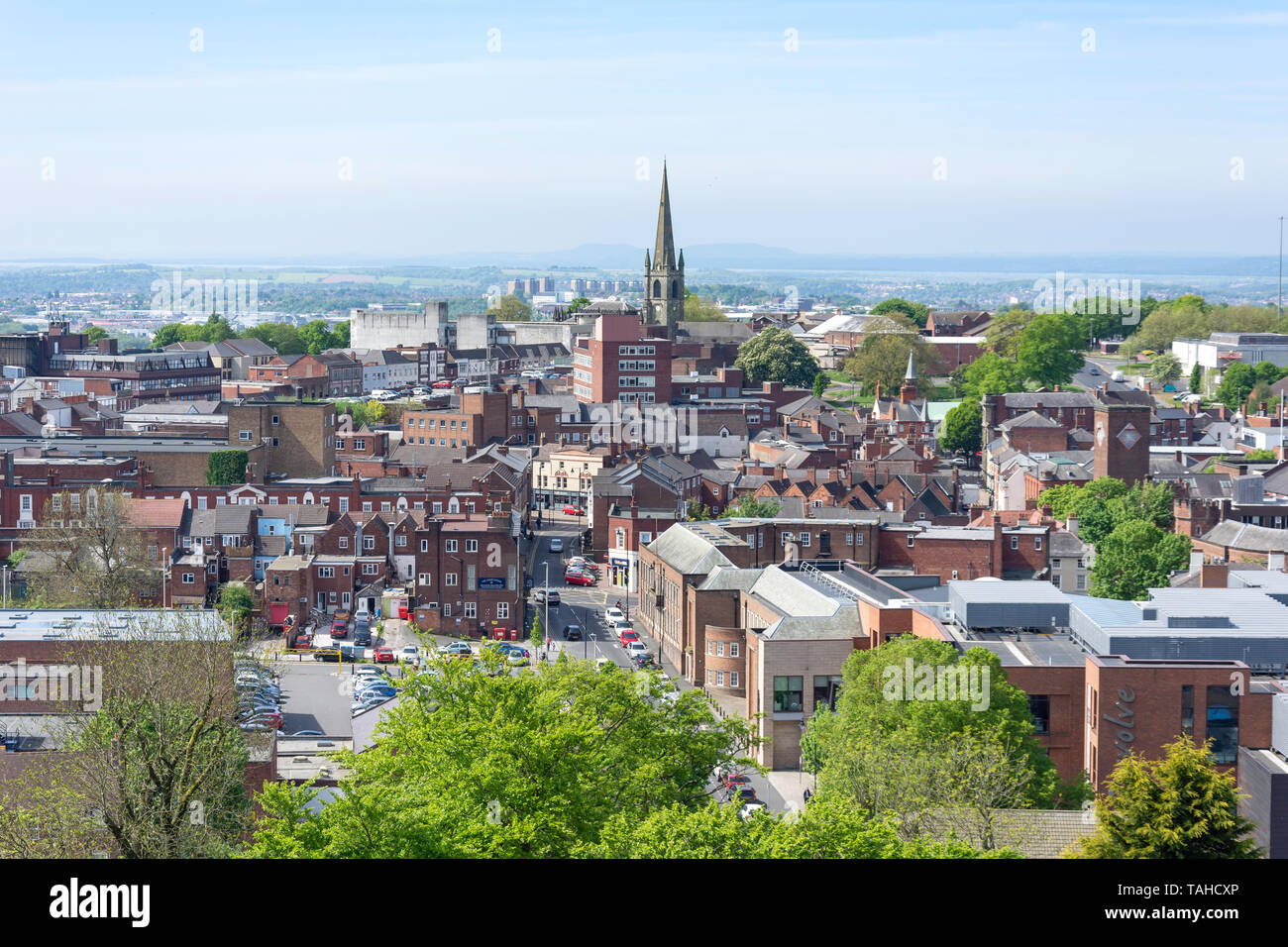 Vista del centro storico da mantenere i bastioni a Dudley Castle, Castle Hill, Dudley, West Midlands, England, Regno Unito Foto Stock