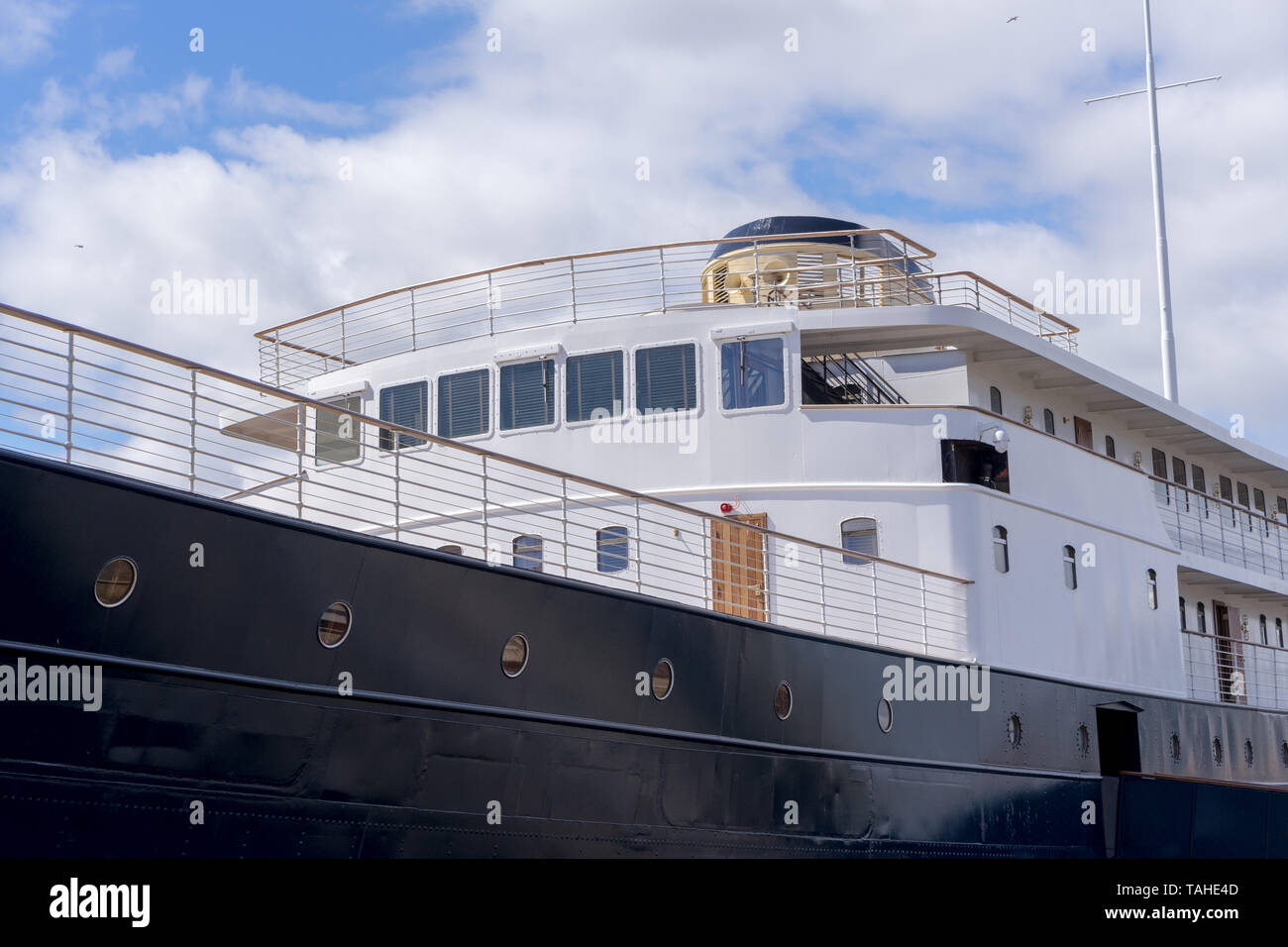 La MV Fingal, un lussuoso albergo galleggiante ormeggiata permanentemente in Leith Docks in Edinburgh Foto Stock