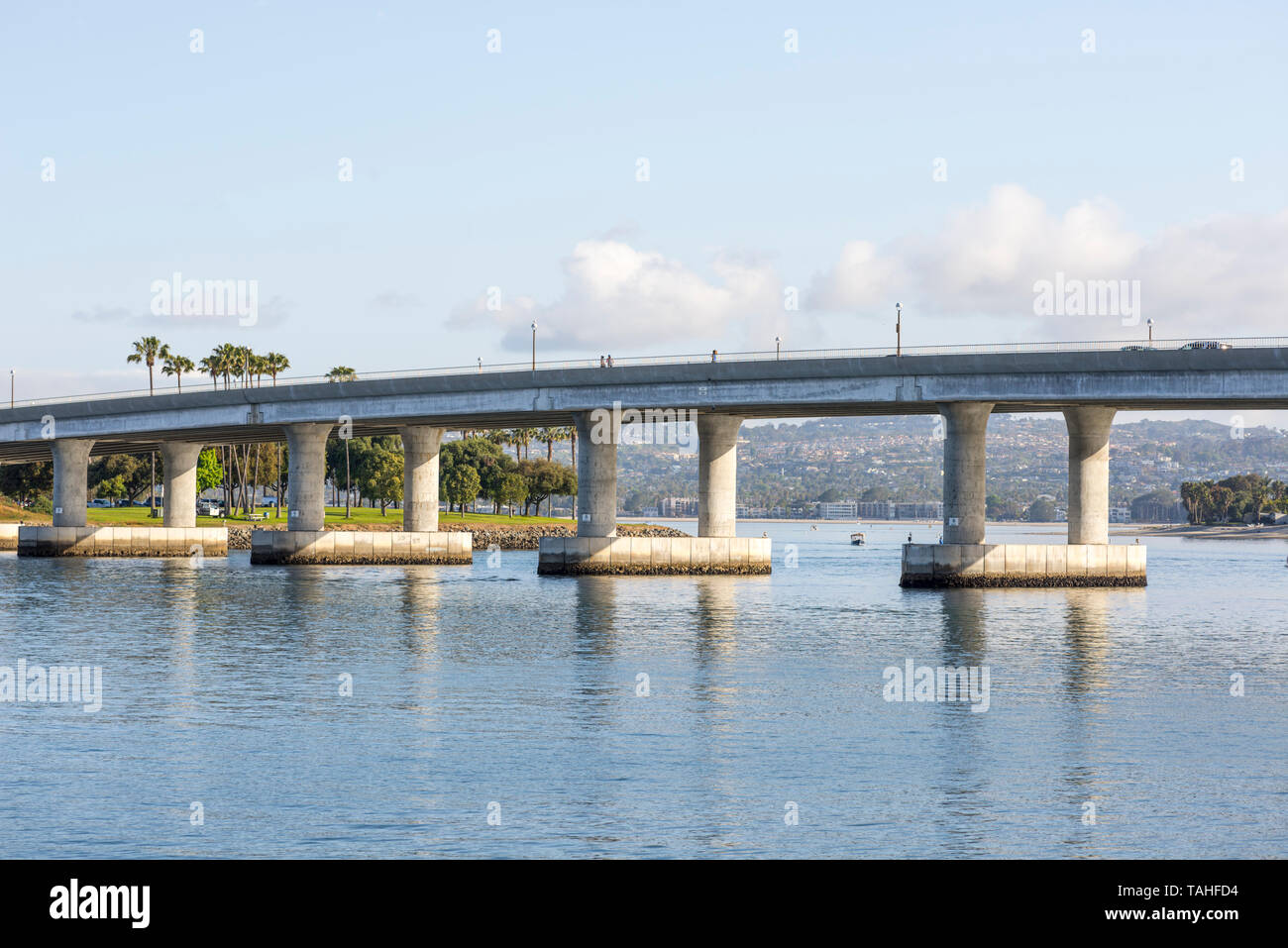 West Mission Bay Drive ponte di Mission Bay Park. San Diego, California, Stati Uniti d'America. Foto Stock