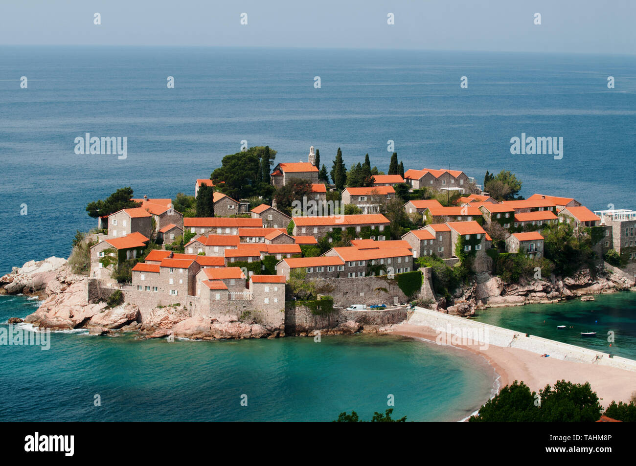 Vista panoramica di Sveti Stefan Isola, Baia di Budva Montenegro Foto Stock