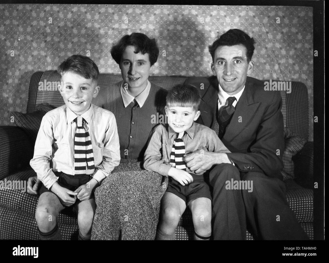 La vita familiare nel Regno Unito c1950 Foto di Tony Henshaw Foto Stock