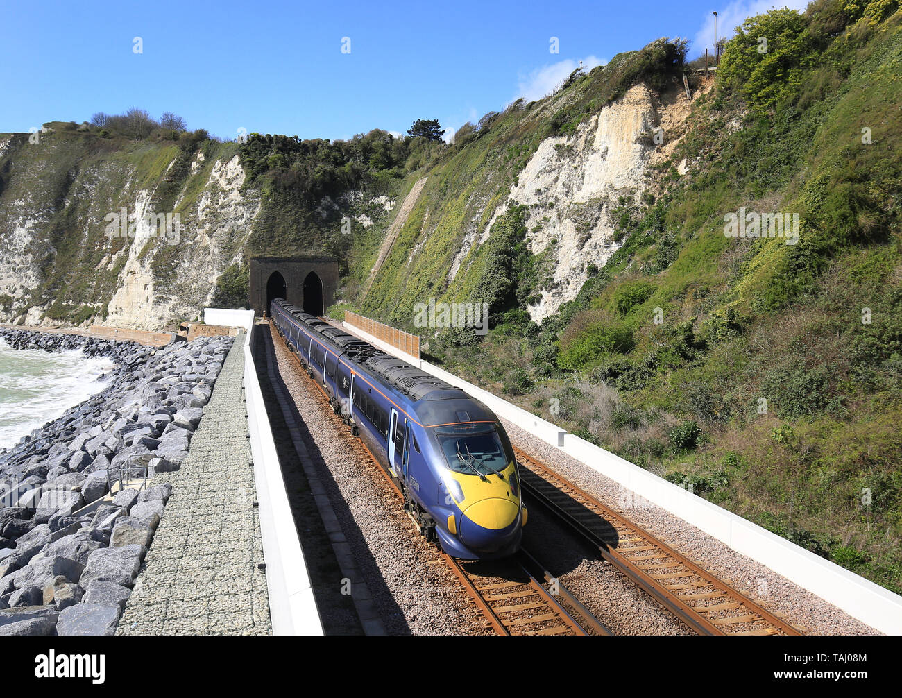 Un Southeastern Highspeed giavellotto treno passa attraverso Dover nel Kent. Picture Data: Venerdì 26 Aprile, 2019. Foto di credito dovrebbe leggere: Gareth Fuller/PA FILO Foto Stock