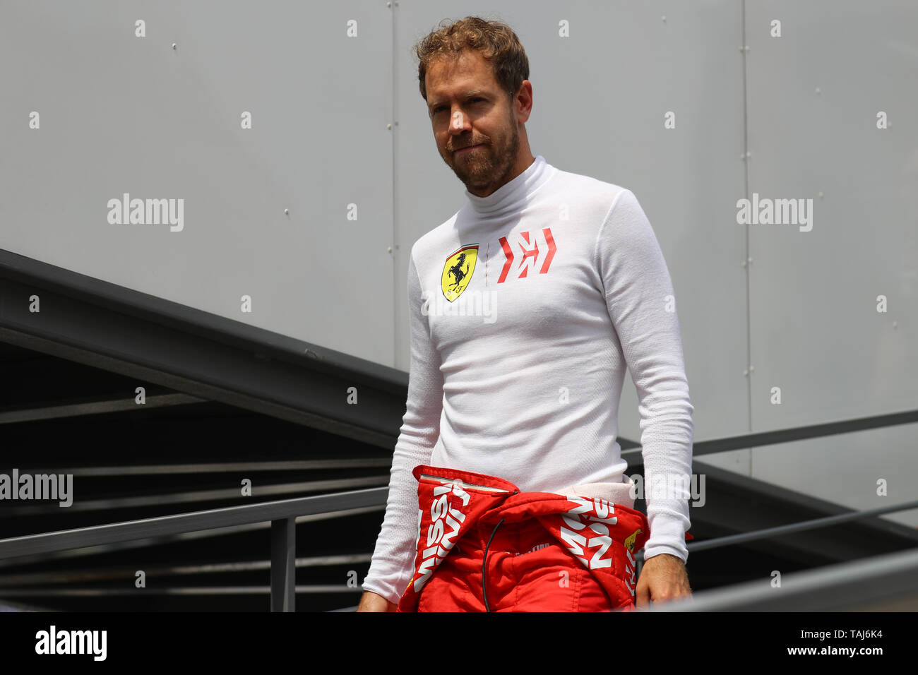 Monte Carlo, Monaco. 25 maggio , 2019. Sebastian Vettel della Scuderia Ferrari nel paddock durante il Gran Premio di F1 di Monaco Credito: Marco Canoniero/Alamy Live News Foto Stock