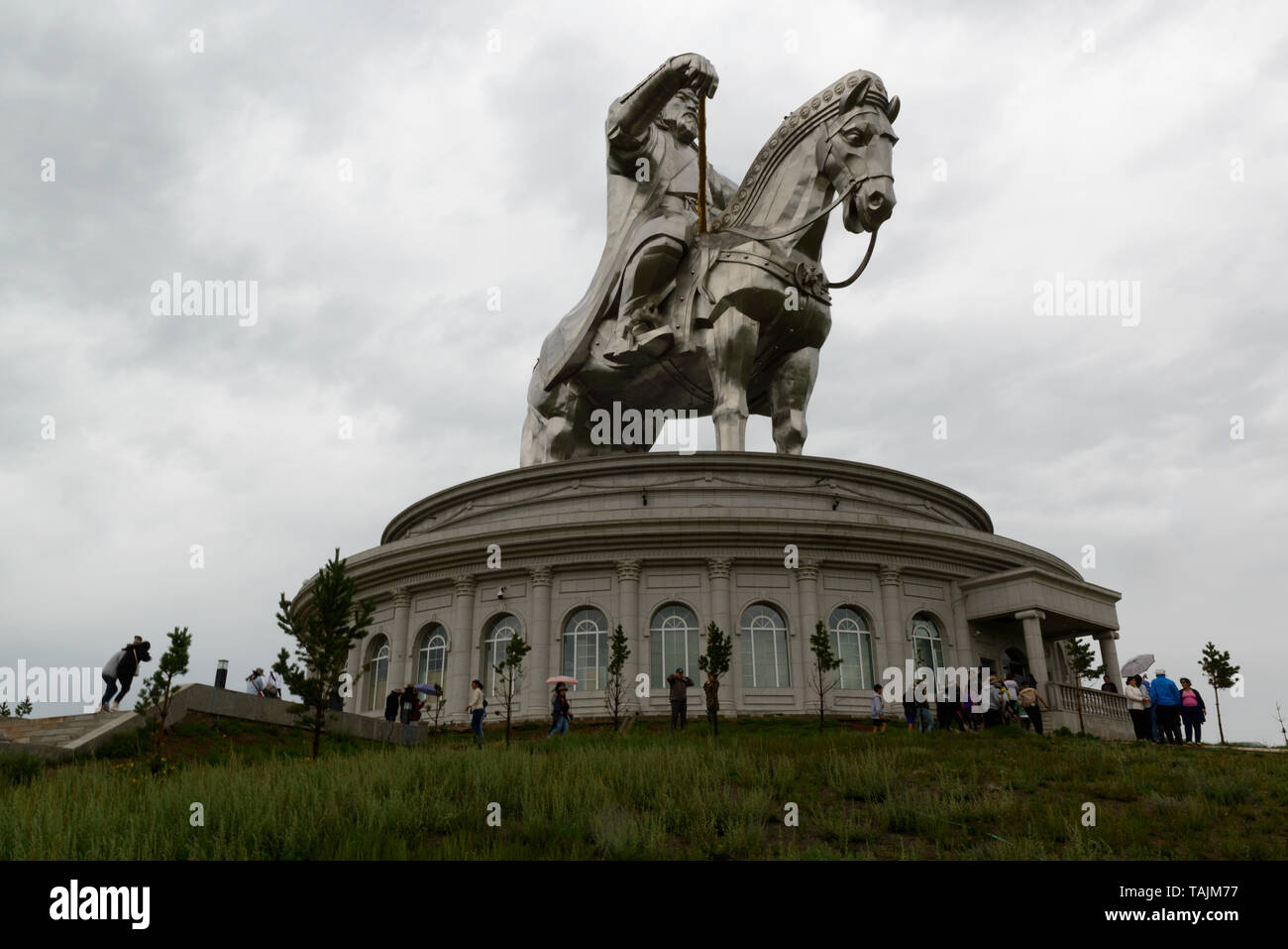 Il Gengis Khan statua equestre, parte di Gengis Khan statua complesso, 54 km a est di Ulaanbaatar, in Mongolia. Foto Stock