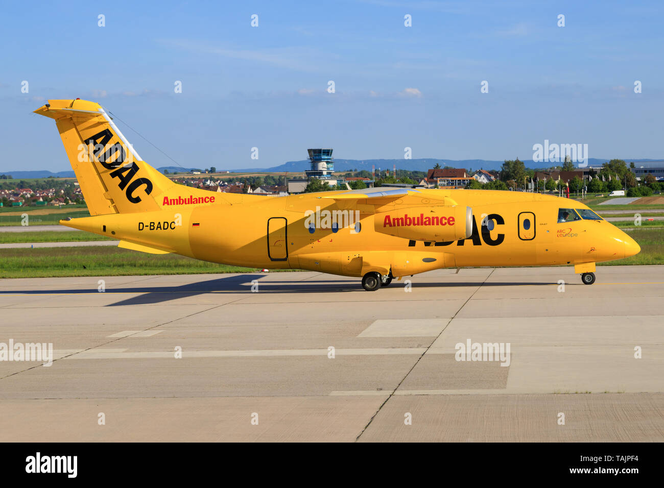 Stoccarda/Germania Agosto 22, 2019: Donier dall'ADAC all'Aeroporto di Stoccarda. Foto Stock