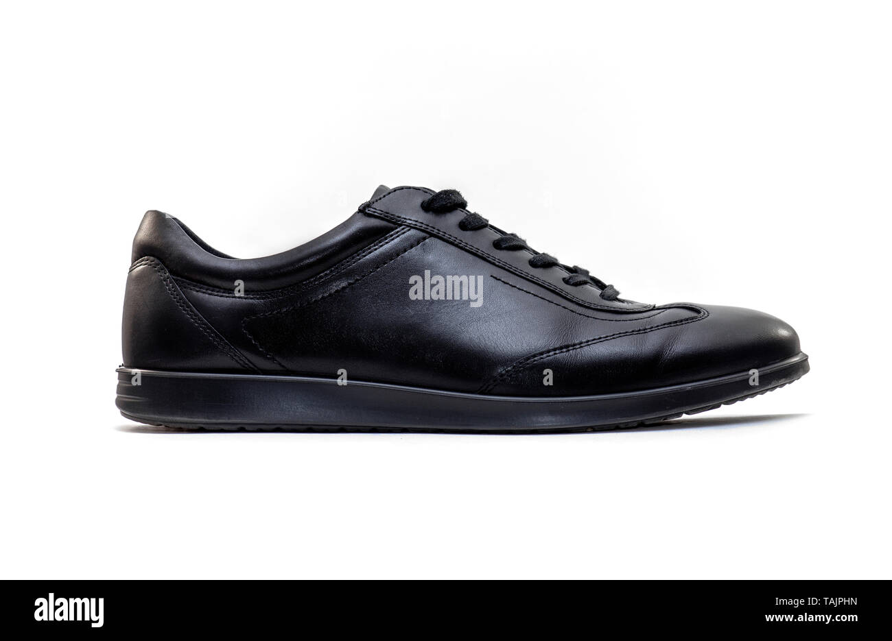 Un uomo nero calzatura o Boot isolati su sfondo bianco Foto Stock