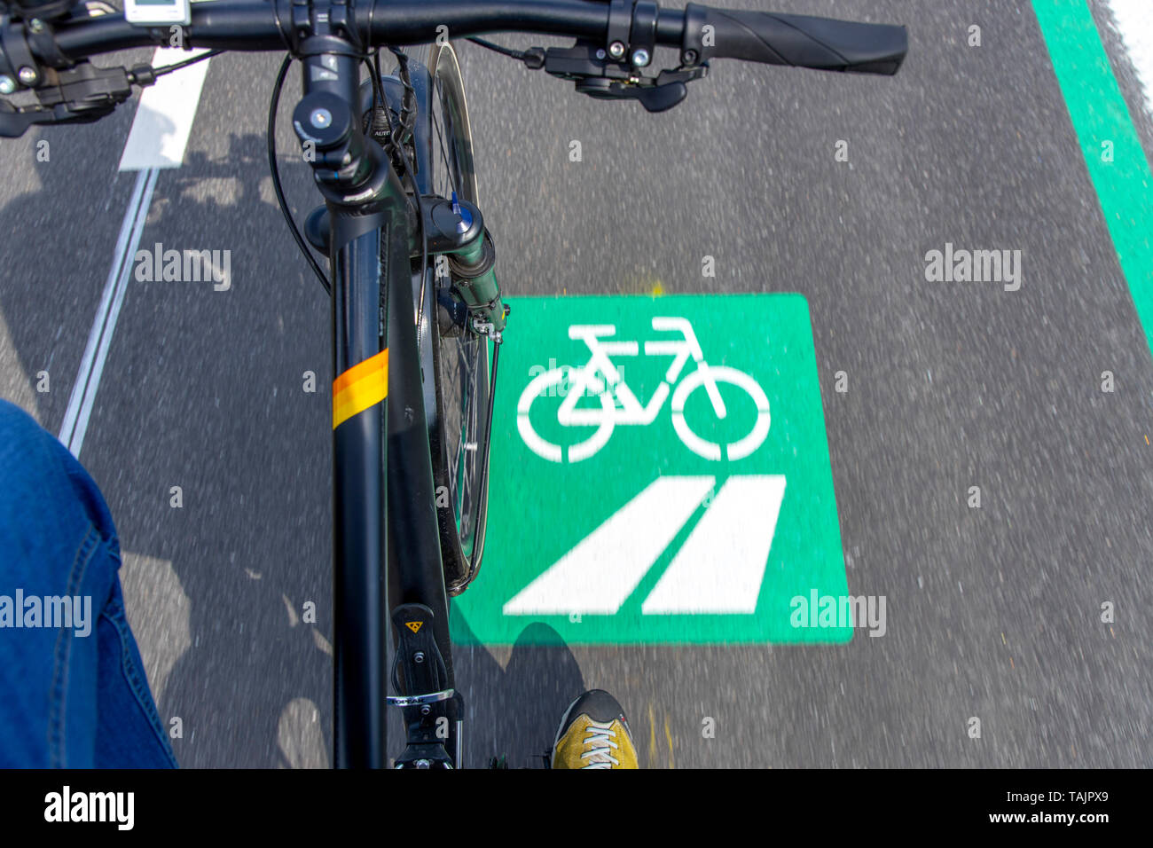 Radschnellweg RS1, un ciclo autostrada, a Mülheim an der Ruhr, Germania, l'intero percorso sarà di oltre 100 km attraverso il distretto della Ruhr, Foto Stock