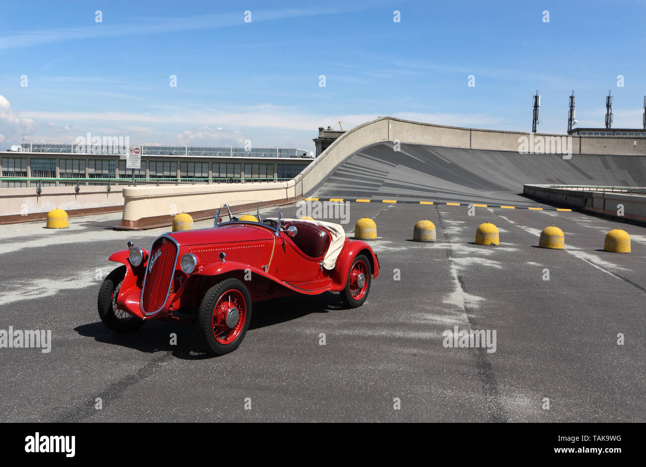 Fiat 508CS Balilla Coppa d'Oro auto sportiva sul tetto della pista di prova presso la ex fabbrica di automobili della Fiat Lingotto, Torino, Italia. Foto Stock