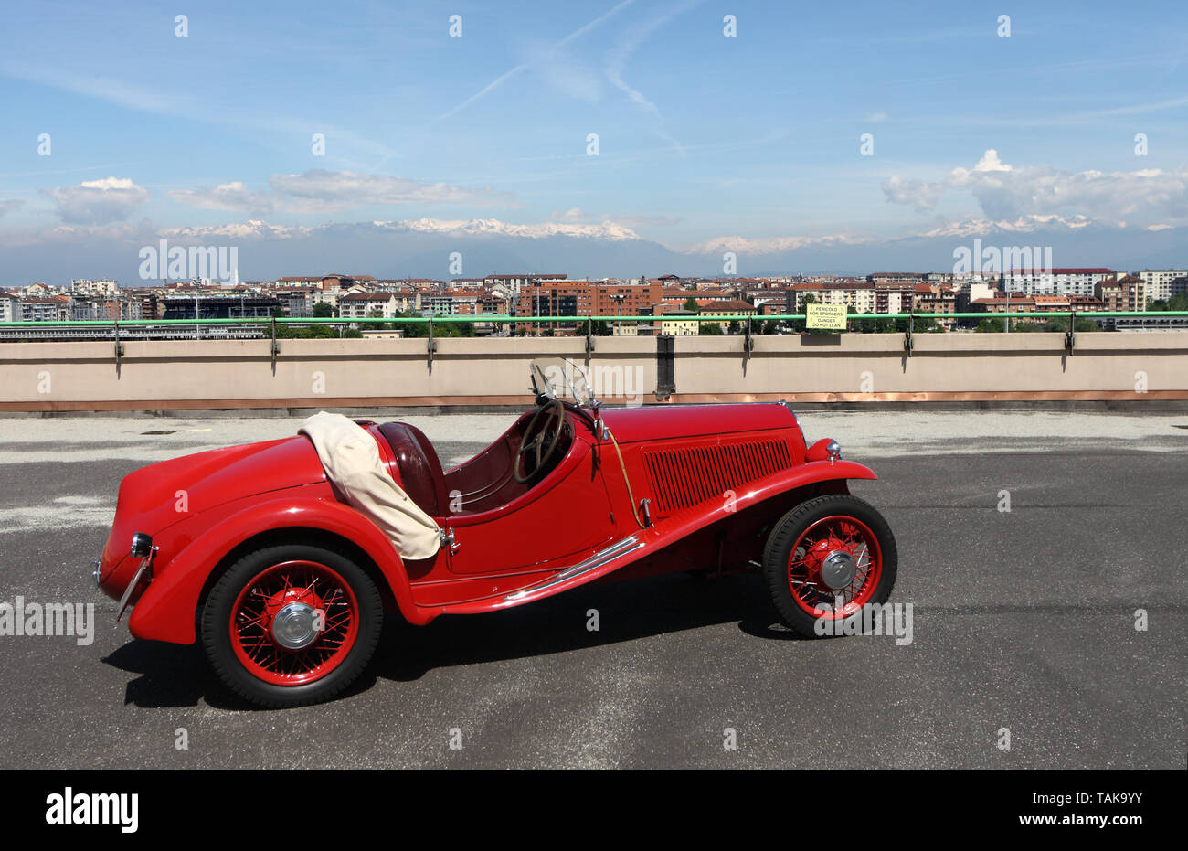 Fiat 508CS Balilla Coppa d'Oro auto sportiva sul tetto della pista di prova presso la ex fabbrica di automobili della Fiat Lingotto, Torino, Italia. Foto Stock