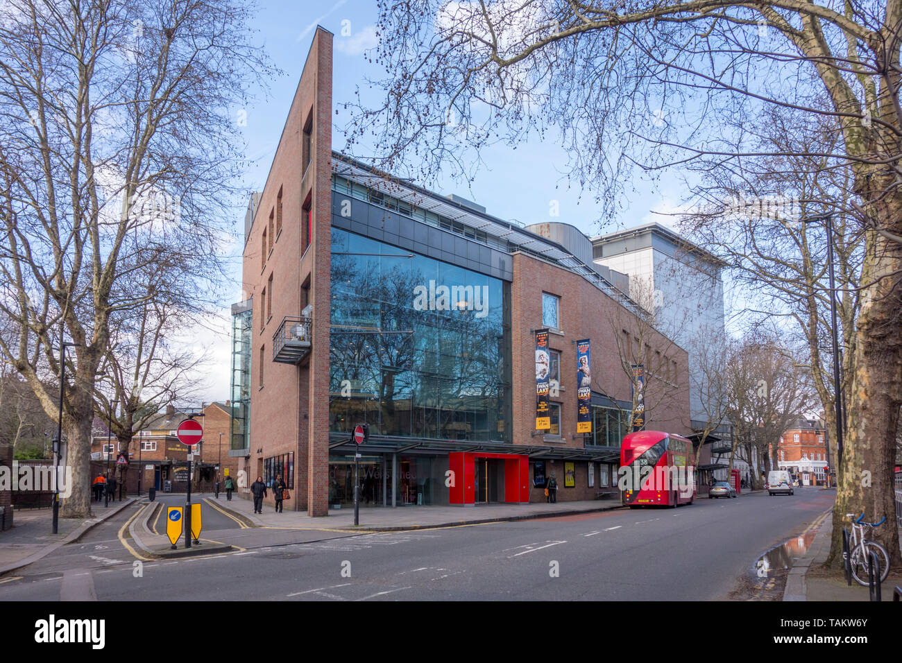 Il 14 marzo 2019. Islington, Londra: Sadler's Wells Theatre, performing arts venue, Rosebery Avenue, Clerkenwell, London, Regno Unito Foto Stock