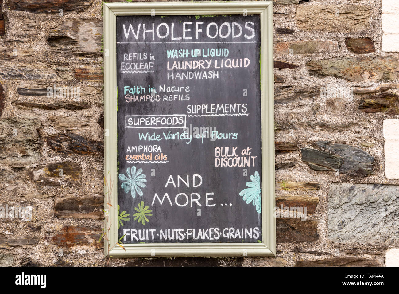 Wholefoods shop segno, Tavistock, Devon, Regno Unito Foto Stock