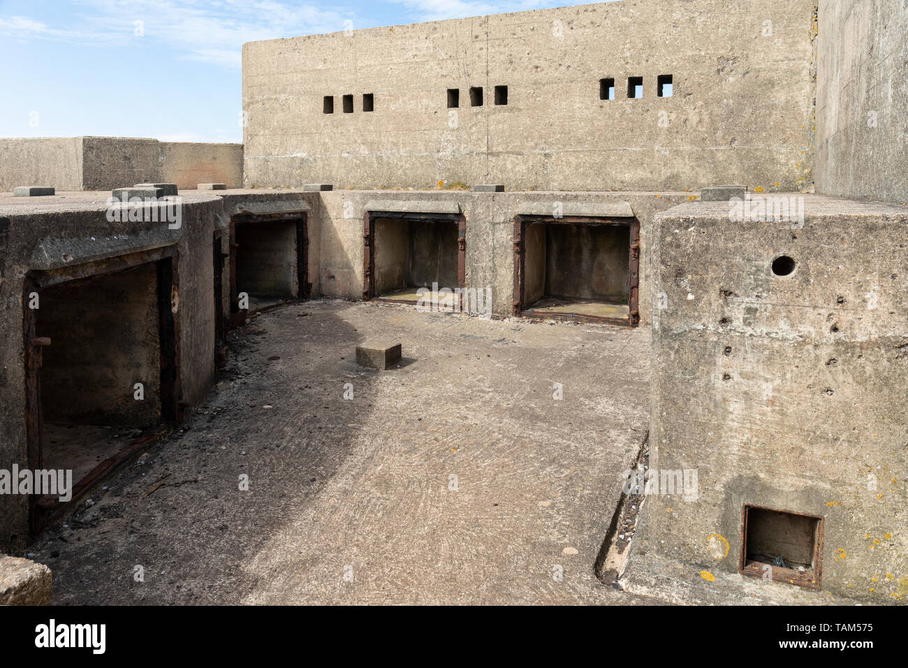 Brean Down Palmerston Fort, all'interno. Un antico monumento storico, Somerset, Inghilterra, Regno Unito Foto Stock