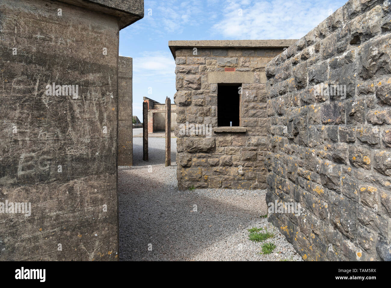 Mura interne di Brean Down Fort, un punto di riferimento storico, Somerset, Inghilterra, Regno Unito Foto Stock