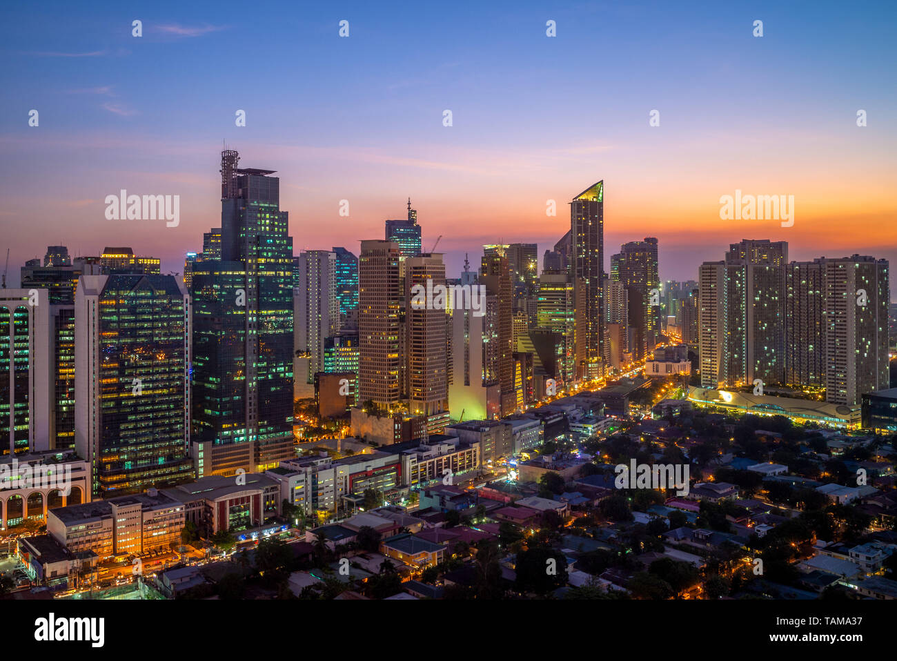 Skyline di Makati a Manila nelle Filippine Foto Stock