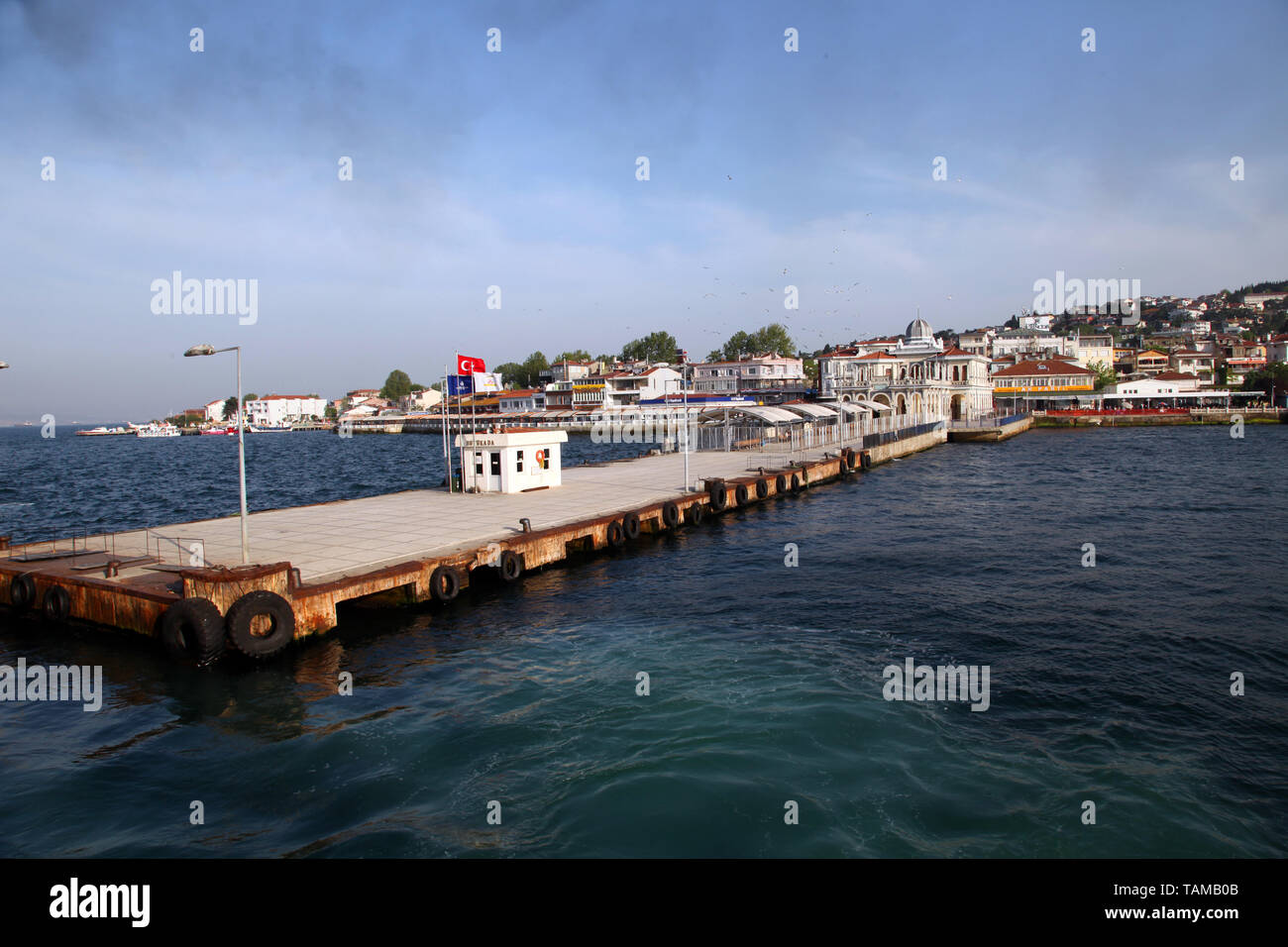 Il porto dei traghetti a Isola Principe Buyukada ad Istanbul in Turchia. Buyukada è la più grande isola di Istanbul. Foto Stock