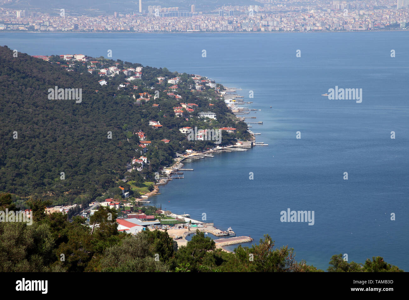 Isola Principe Buyukada costa nel Mar di Marmara, Istanbul, Turchia. Buyukada è la più grande isola di Istanbul. Foto Stock