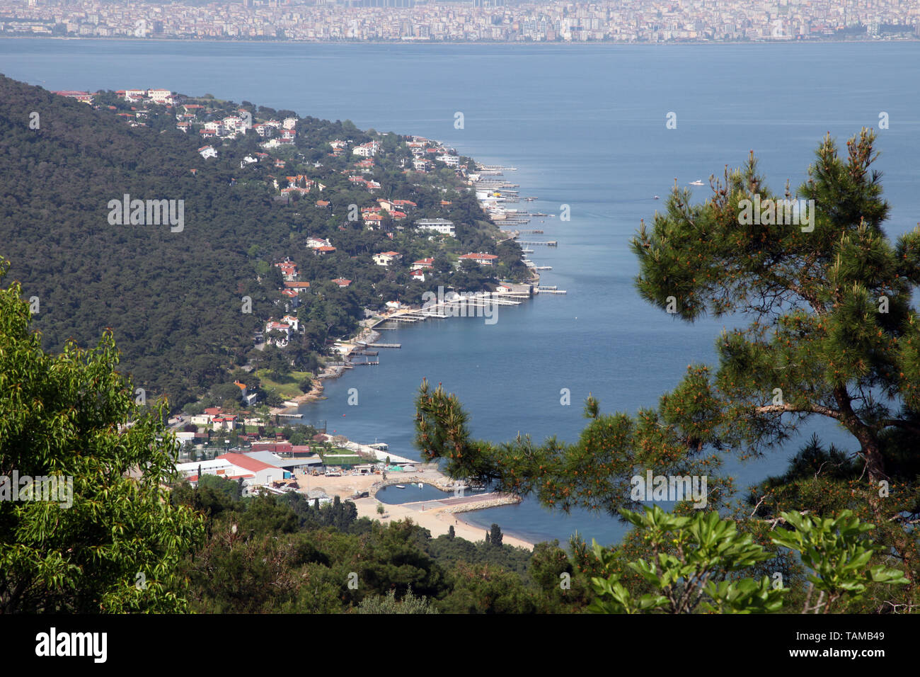 Isola Principe Buyukada costa nel Mar di Marmara, Istanbul, Turchia. Buyukada è la più grande isola di Istanbul. Foto Stock