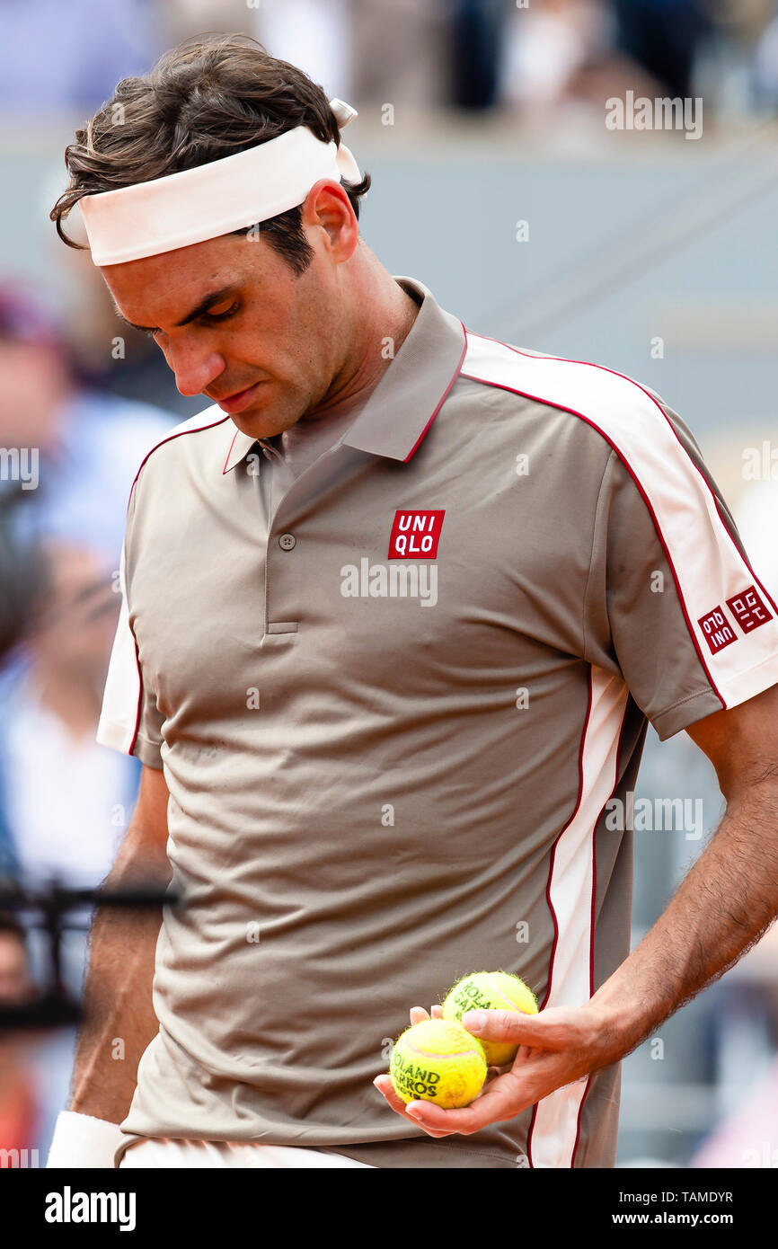Parigi, Francia. 26 Maggio, 2019. Roger Federer dalla Svizzera in azione durante il suo primo round in abbinamento al 2019 francesi aperti Grand Slam Tennis Tournament in Roland Garros di Parigi, Francia. Frank Molter/Alamy Live news Foto Stock