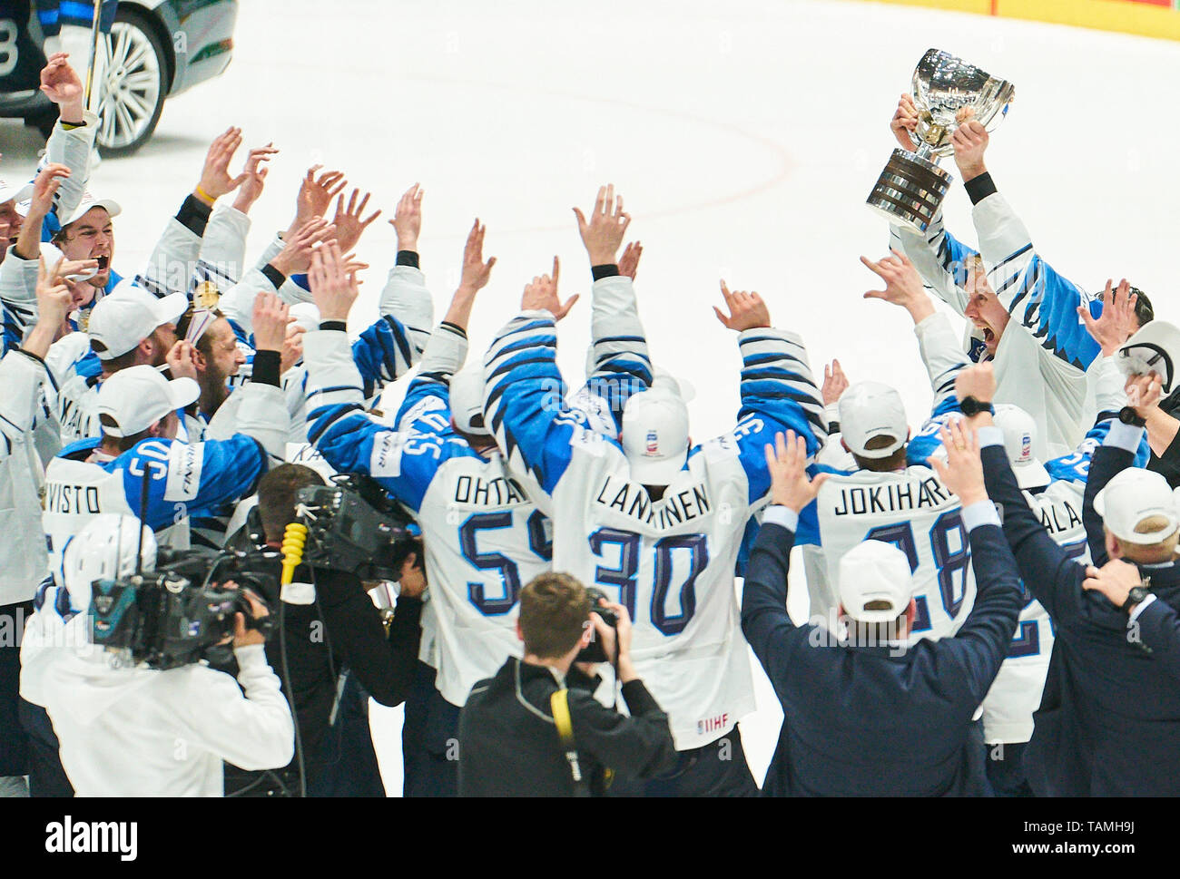 Bratislava, Slovacchia. 26 Maggio, 2019. Marko Anttila, aletta 12, la Finlandia ha vinto il titolo e celebrare, tifo, gioia, emozioni, celebrando, ridere, tifo, rallegratevi, sistemando i bracci, stringendo il pugno, celebrare, celebrazione Torjubel, CANADA - FINLANDIA 1-3 Kanada - Finnland FINAL IIHF Hockey su ghiaccio ai campionati mondiali di Bratislava, Slovacchia, Slowakei, 26 maggio 2019, STAGIONE 2018/2019, Credito: Peter Schatz/Alamy Live News Foto Stock
