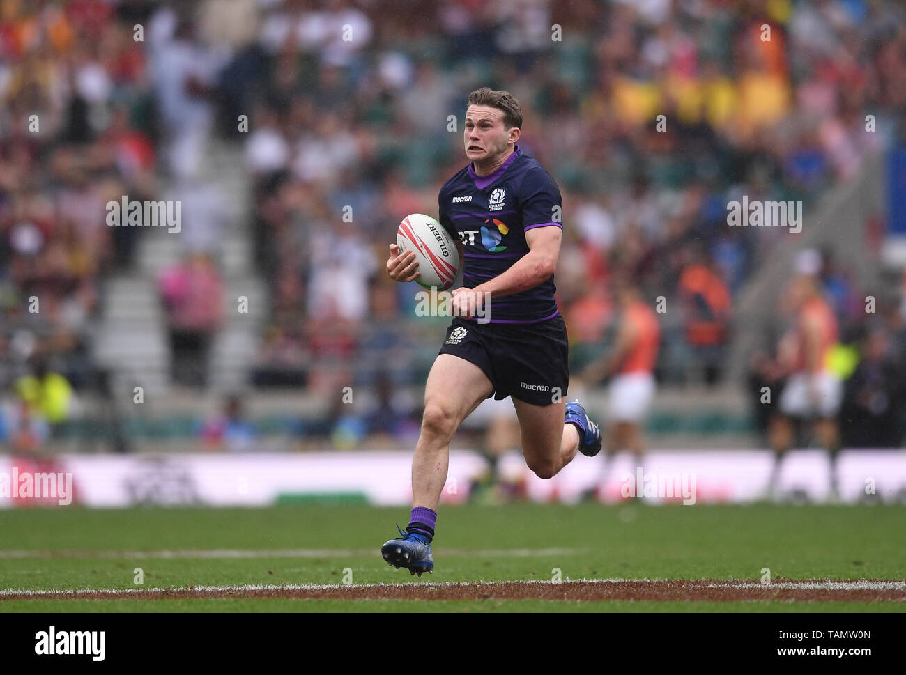 Twickenham, Londra, Regno Unito. 26 Maggio, 2019. HSBC World Rugby Sevens serie; Scozia contro il Sud Africa nel Trophy match; Max McFarland dei punteggi di Scozia a provare a credito: Azione Sport Plus/Alamy Live News Foto Stock
