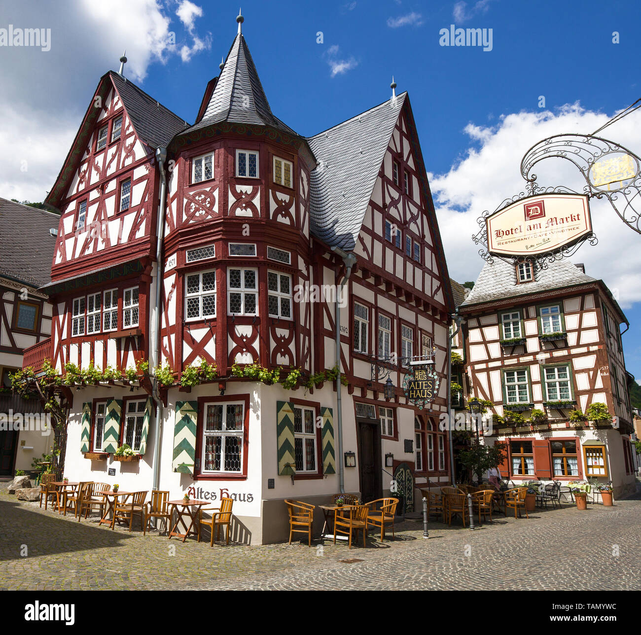 La vecchia casa, casa in legno e muratura a Bacharach, sito patrimonio mondiale dell'Unesco, Valle del Reno superiore e centrale, Renania-Palatinato, Germania Foto Stock