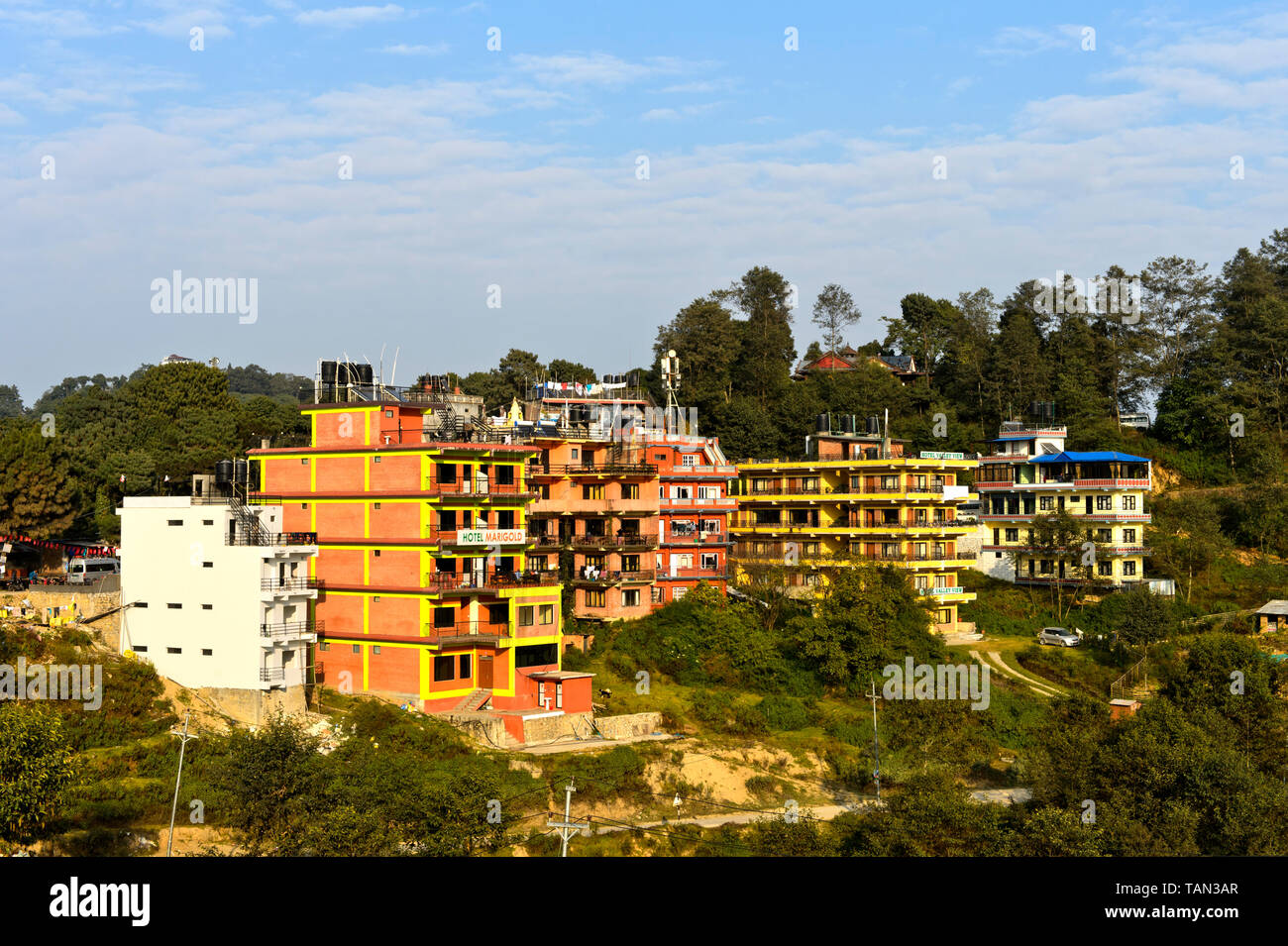 Alberghi Calendula e vista della valle in Nagarkot, Valle di Kathmandu, Kathmandu, Nepal Foto Stock