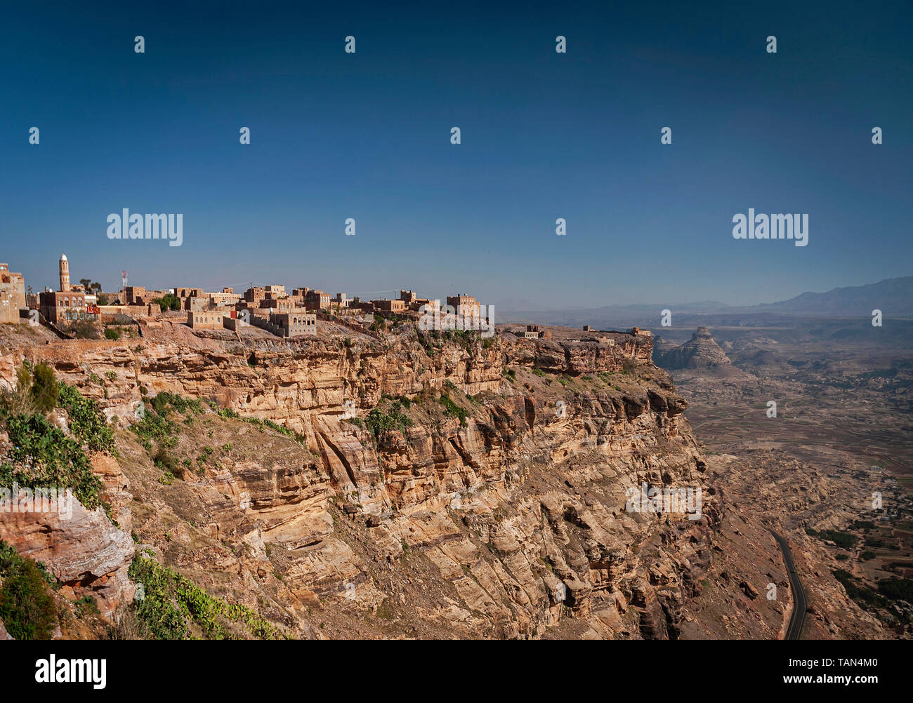 Kawkaban antica architettura tradizionale hilltop village in haraz montagne dello Yemen Foto Stock