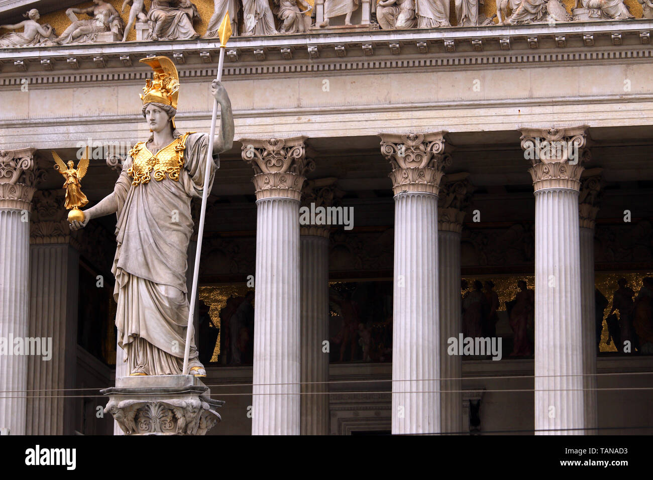 Pallade Atena statua parlamento austriaco Vienna Foto Stock
