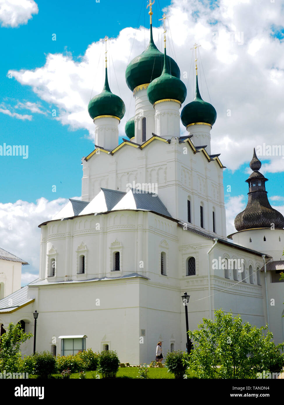Cancello chiesa di San Giovanni Evangelista a Rostov Veliky fu costruito nel 1683. Un monumento di storia e architettura appare più elegante di altri Cremlino chur Foto Stock
