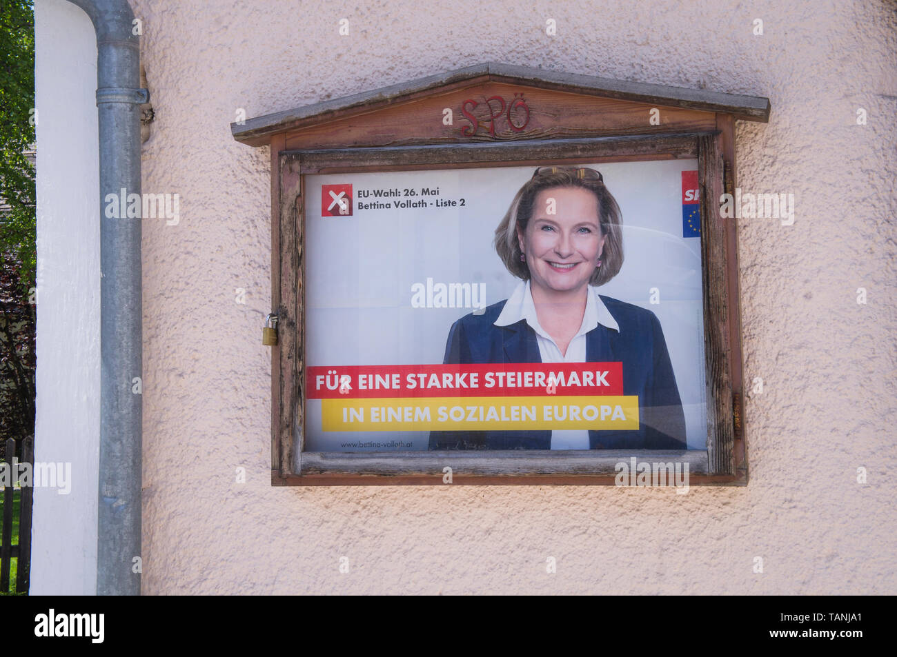 Poster di SPO, Bettina Vollath, pre-campagna elettorale per il 2019 sulle elezioni per il Parlamento europeo in Tauplitz, Austria, 26 maggio 2019. (CTK foto/Libor Sojk Foto Stock