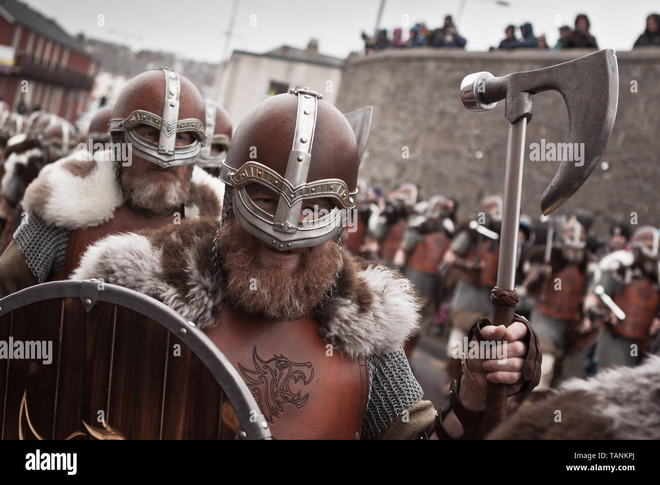 Lerwick, isole Shetland, Scotland, Regno Unito. Il 31 gennaio 2017. Up Helly Aa viking festival di fuoco che è unica per le Shetland e tiene l'ultimo martedì di Foto Stock