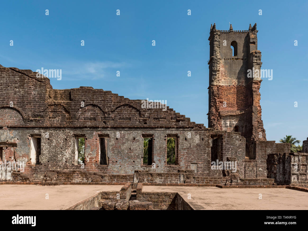 Le rovine della chiesa di Sant'Agostino, Old Goa, India Foto Stock