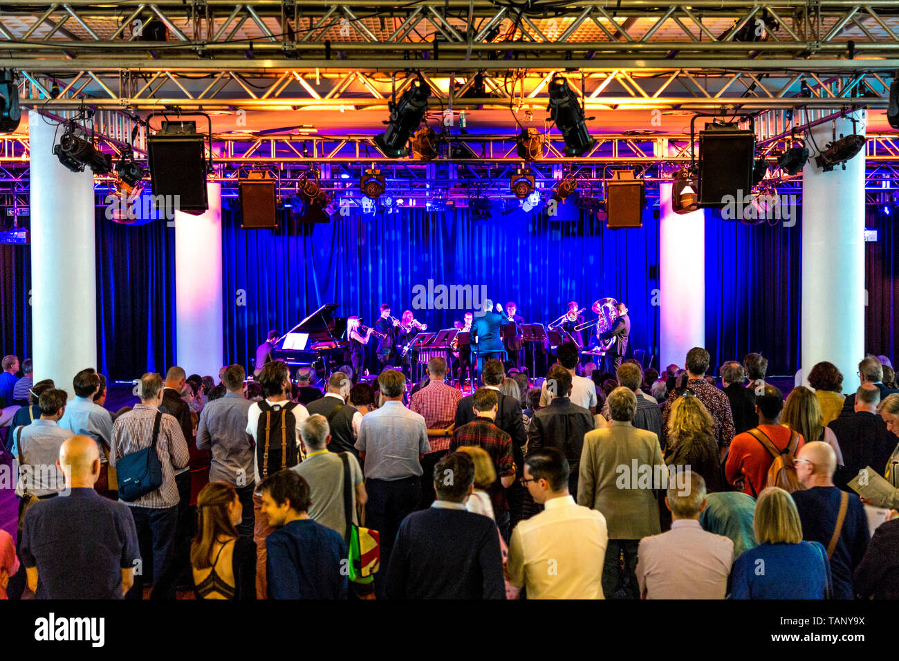 Concerto nella sala da ballo Clore all'interno del Royal Festival Hall, Southbank Centre di Londra, Regno Unito Foto Stock