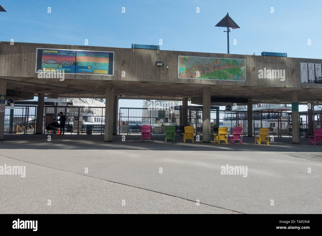 Traghetto nel porto della città di Toronto, la città capitale di Ontario in Canada Foto Stock