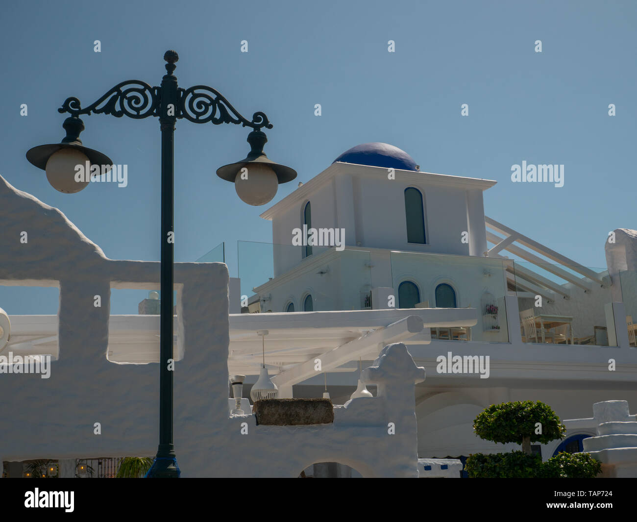 Santorini decor di stile greco edificio blu di Windows Foto Stock