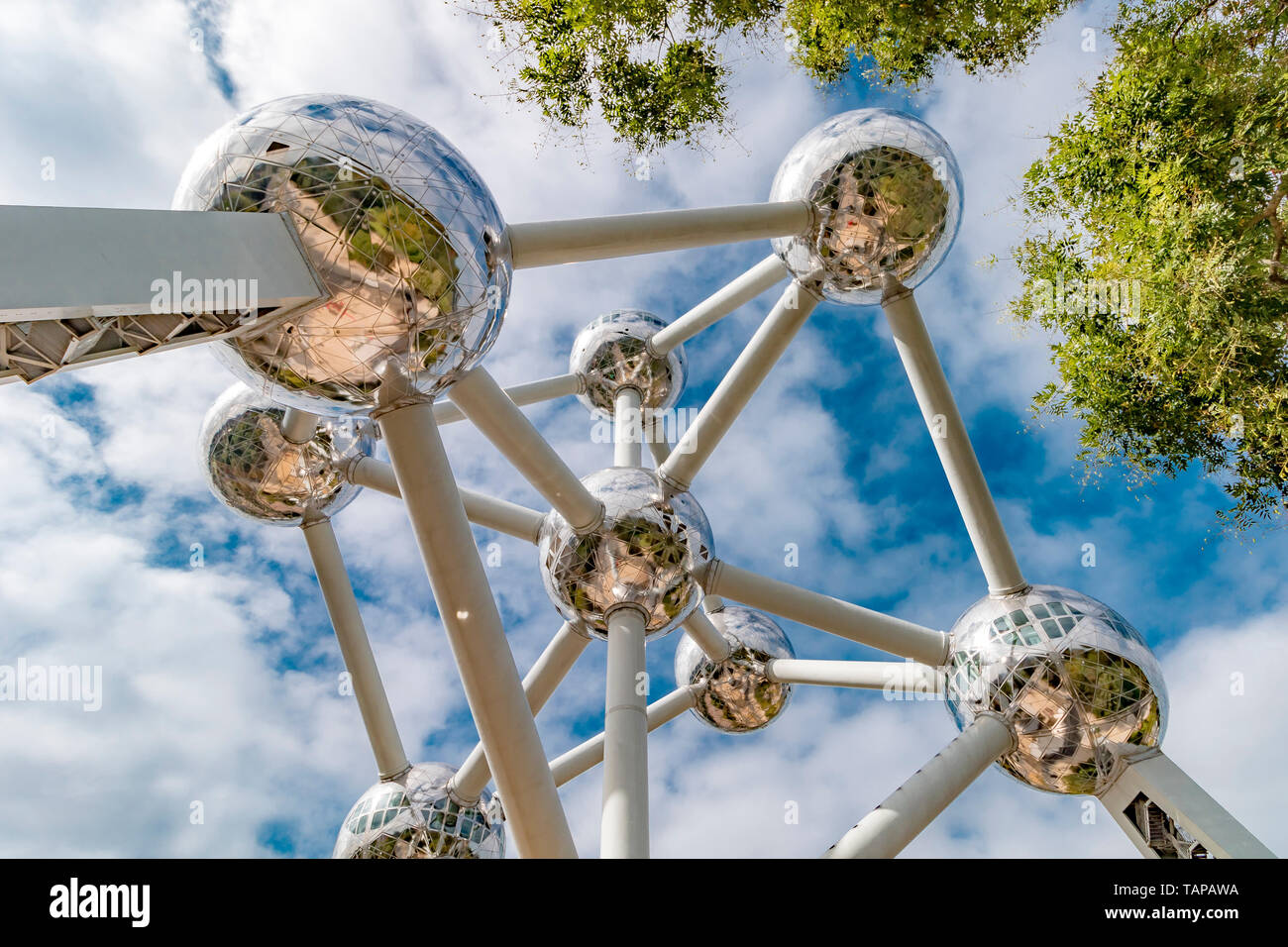 L'Atomium ,un punto di riferimento struttura di sfere di metallo a Bruxelles, originariamente costruito per il 1958 Bruxelles fiera mondiale ,Bruxelles,Belgio Foto Stock