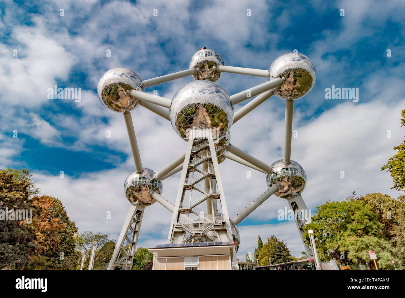 L'Atomium ,un punto di riferimento struttura di sfere di metallo a Bruxelles, originariamente costruito per il 1958 Bruxelles fiera mondiale ,Bruxelles,Belgio Foto Stock