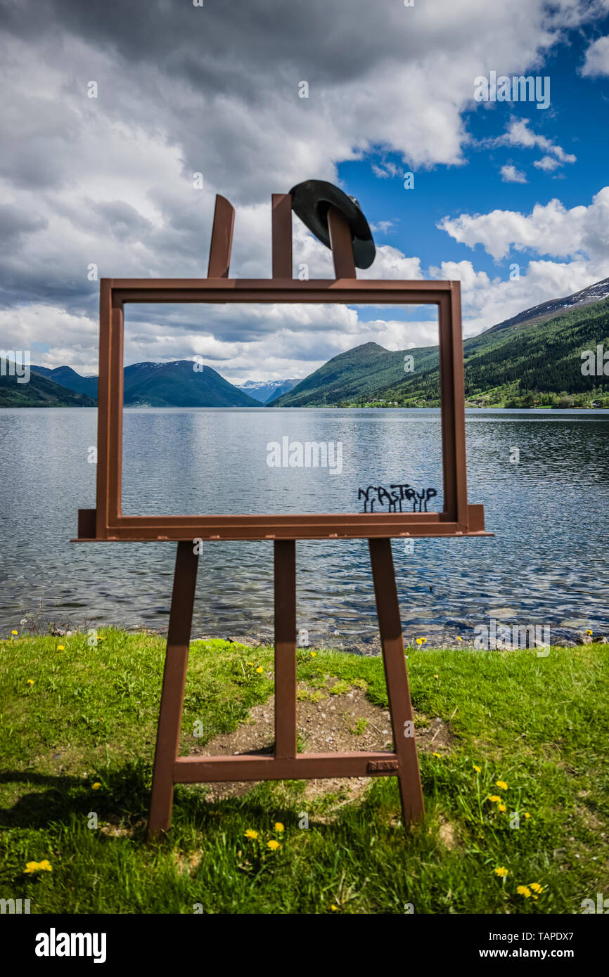 Lago Jolstravatn tra Skei e Vassenden, Norvegia Foto Stock