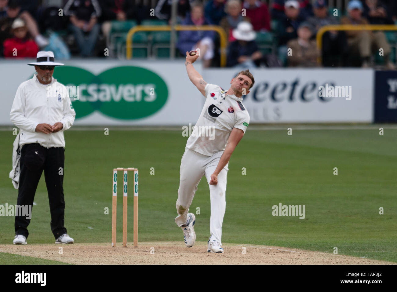 Chelmsford, Regno Unito. 27 Maggio, 2019. Harry Podmore del Kent Cricket Club in azione durante la partita di oggi durante la contea Specsavers gara di campionato tra Essex vs Kent al Cloudfm County Ground Lunedì, 27 maggio 2019 a Chelmsford in Inghilterra. (Solo uso editoriale, è richiesta una licenza per uso commerciale. Nessun uso in scommesse, giochi o un singolo giocatore/club/league pubblicazioni.) Credito: Taka G Wu/Alamy Live News Foto Stock