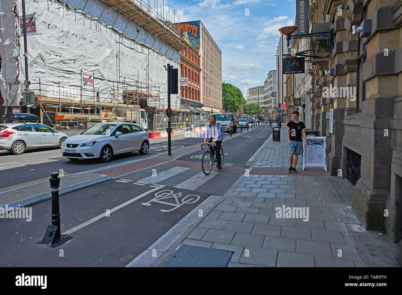 Nuovo ciclo segregata via infrastrutture nel centro di Bristol Foto Stock