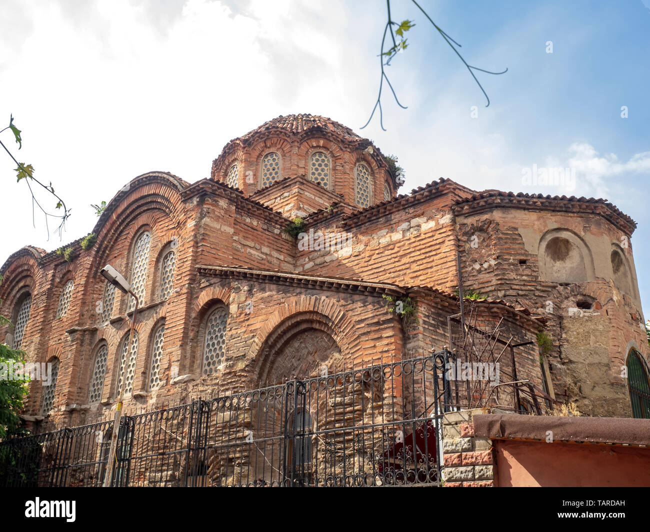 Eski Imaret Mosque (turco: Eski Imaret Camii) è un ex chiesa ortodossa orientale convertita in una moschea da parte degli Ottomani.La chiesa bizantina è stata trovata Foto Stock