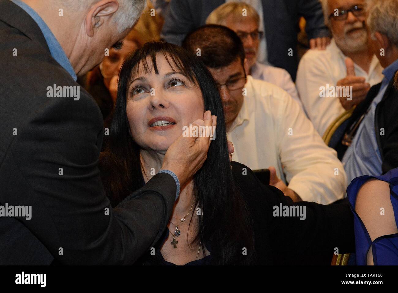 Nuovo eletto membro del Parlamento europeo, Elena Kountoura visto prima della riunione della SYRIZA Comitato centrale e il comitato elettorale. Foto Stock