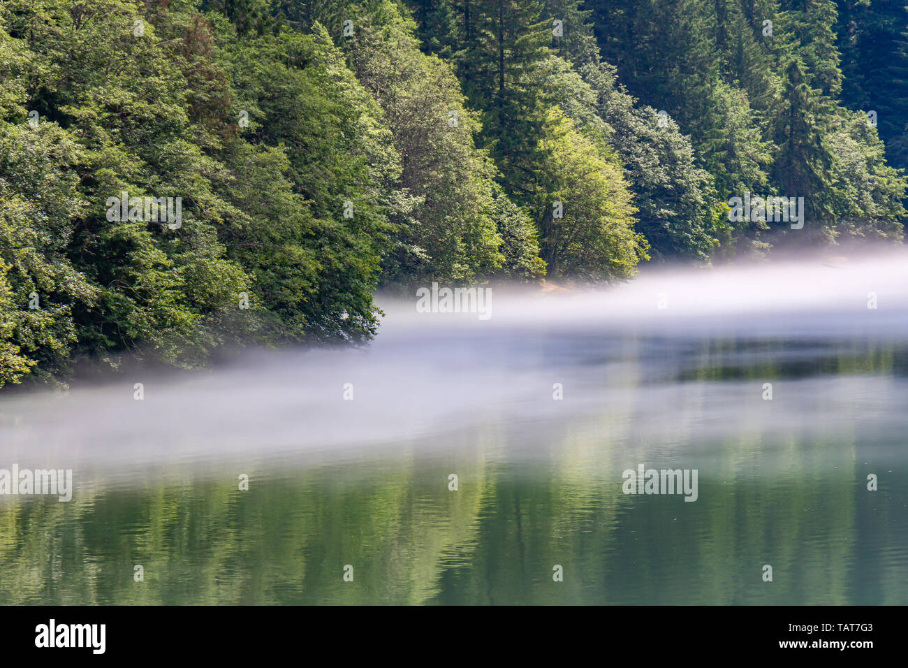 Velatura su Diablo Lake, il Parco Nazionale delle Cascate del Nord, Washington, Stati Uniti d'America. Foto Stock