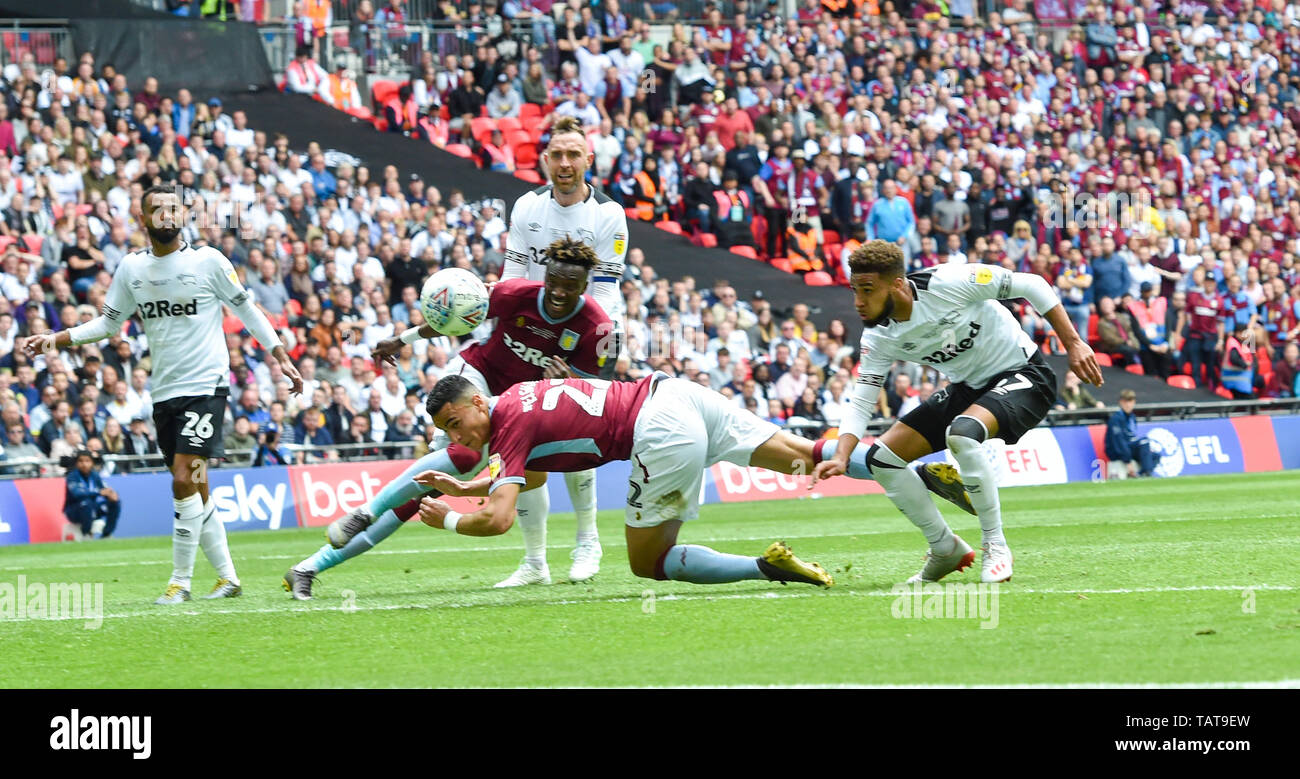 Anwar El Ghazi di Aston Villa segna il primo obiettivo durante il cielo EFL Bet Play-Off campionato partita finale tra Aston Villa e Derby County allo Stadio di Wembley , Londra , 27 maggio 2019 solo uso editoriale. No merchandising. Per le immagini di calcio FA e Premier League restrizioni si applicano inc. no internet/utilizzo mobile senza licenza FAPL - per i dettagli contatti Football Dataco Foto Stock