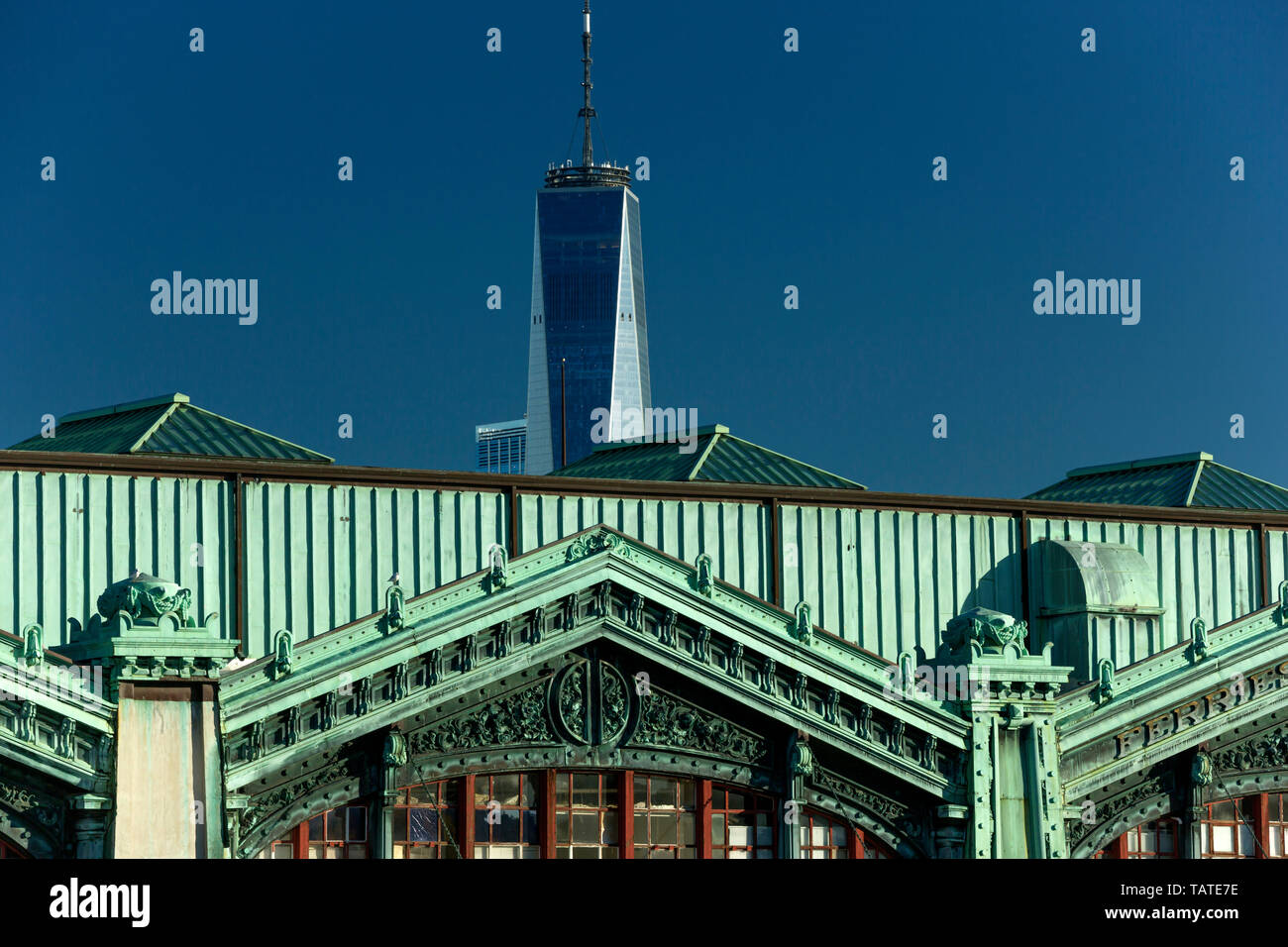 ONE WORLD TRADE CENTER TOWER MANHATTAN NEW YORK CITY dal terminale dei traghetti HOBOKEN NEW JERSEY USA Foto Stock