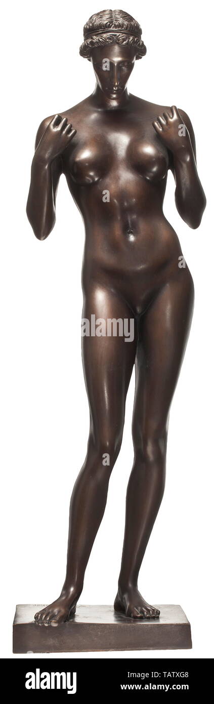Arno Breker (1900 - 1991) - "umiltà", bronzo con patina marrone. Firma "Arno Breker', fonderia timbro 'venturi arte" e il numero "235/300' sul plinto. Altezza totale circa 58 cm. Leggermente strofinato, buone condizioni. Impressionante, elegantemente sagomato figura in bronzo. Arno Breker è considerato come uno dei più importanti scultori nella tradizione classica del XX secolo. La grande scultura europea tradizione principalmente influenzata da artisti francesi egli si colloca tra Auguste Rodin, Charles Despiau e Aristide Maillol. Xx secolo, 1930S, 1940s, belle arti, arte, NS, Nazionale Soc, Editorial-Use-solo Foto Stock
